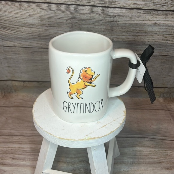 Rae Dunn Other - 🧙‍♂️ Harry Potter Rae Dunn Gryffindor Mug